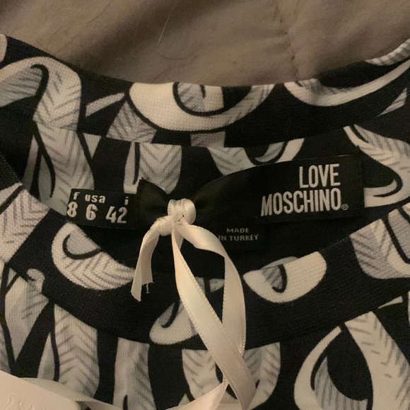 Love Moschino Top size US 6 NWT - Picture 6 of 9